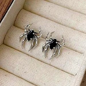 Spider black gem earrings
